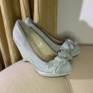 Enzo Angiolini Grey Suede Bow Wedges